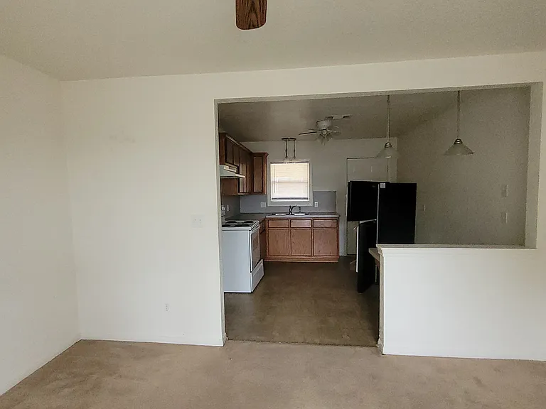 404 S 2nd St #3 — Photo 3