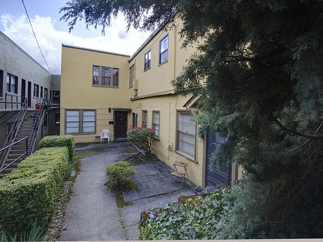 5244-5308 NE Wistaria Dr — Photo 17
