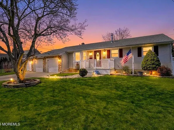 194 Park Place, Belford, NJ 07718