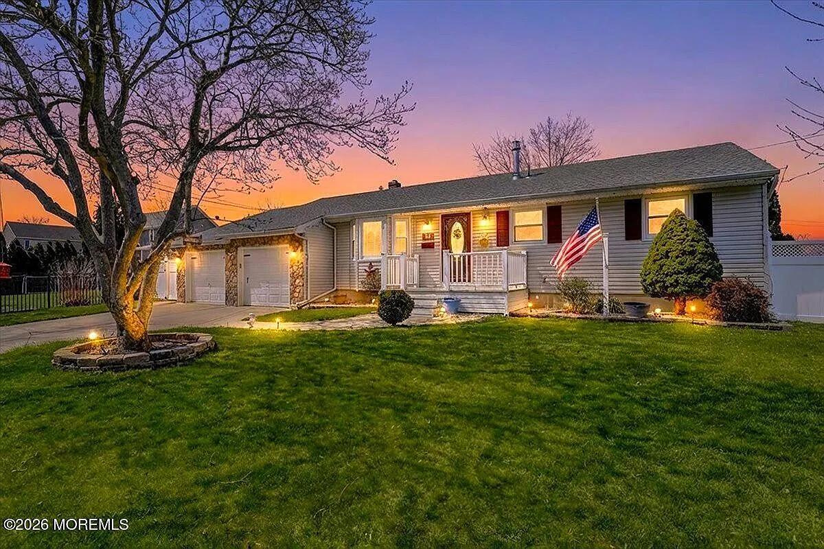 194 Park Place photo 1