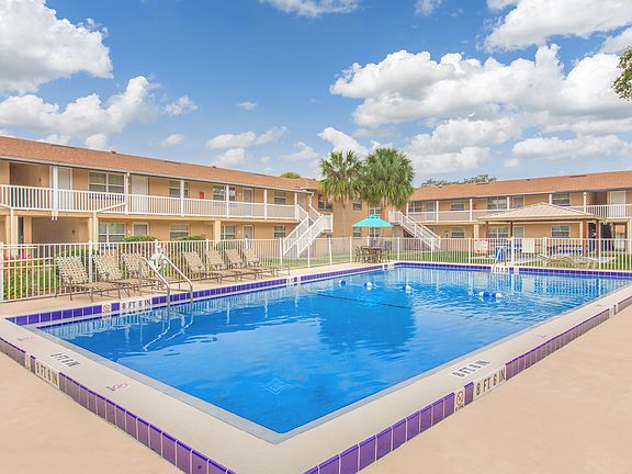 2nd image of 712 W Oak Terrace Dr #8d5d6e2e2