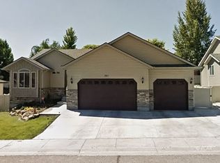 221 Brookwood Dr, Elko, NV 89801