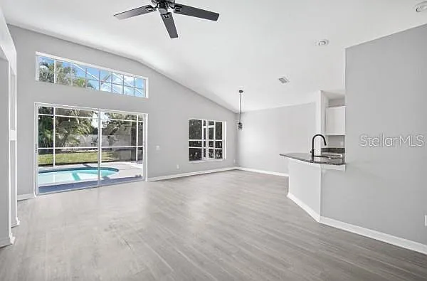 3 bed, 2.0 bath, 1525 sqft, $2,700 — Photo 2