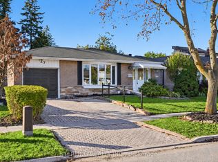 27 Oakmeadow Blvd, Toronto, ON M1E4G3