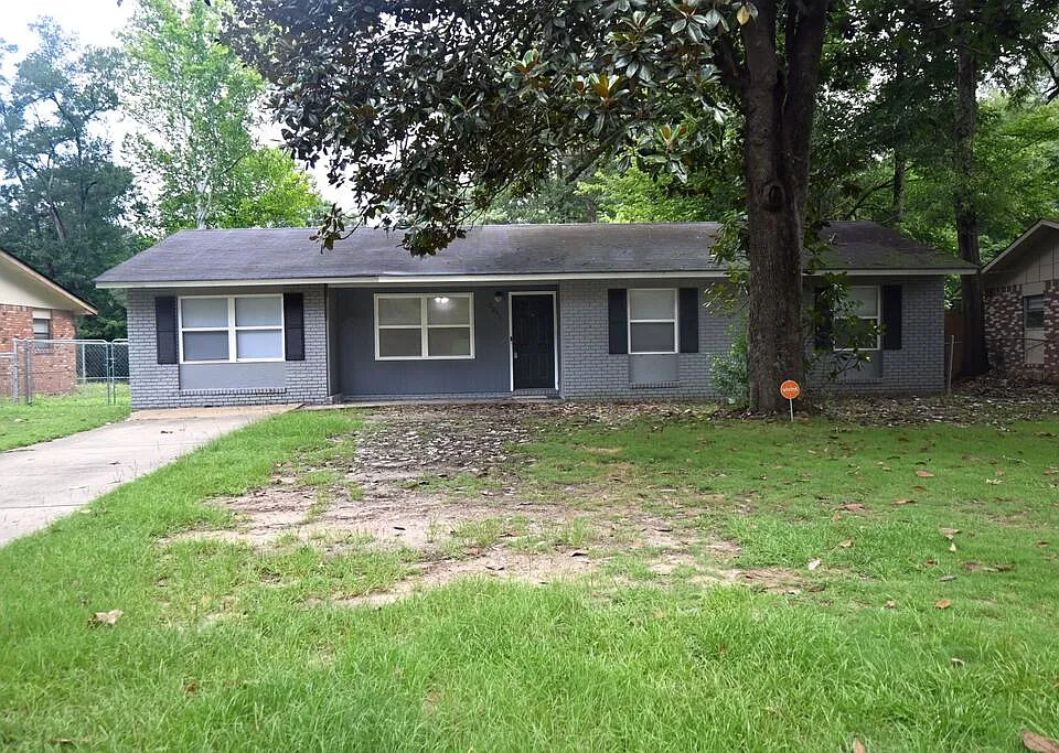 2031 Wellborn Dr