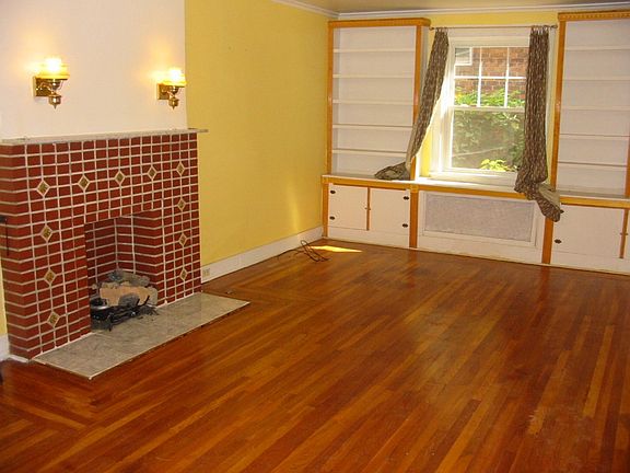 Living Room w/fireplace