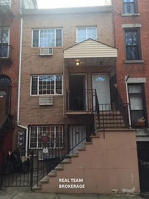 Rented by Real Team Brokerage | media 4