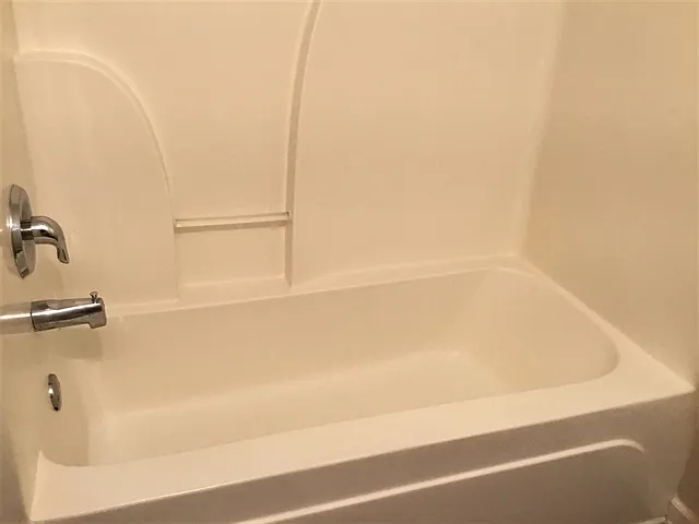 511 Cypress Cv — Photo 13