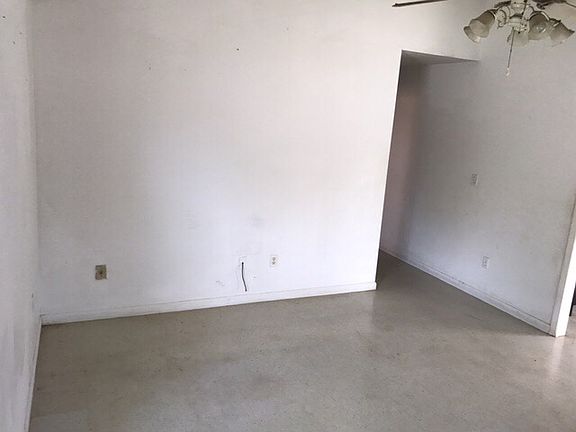 3rd image of 1333 NW 8th Ave