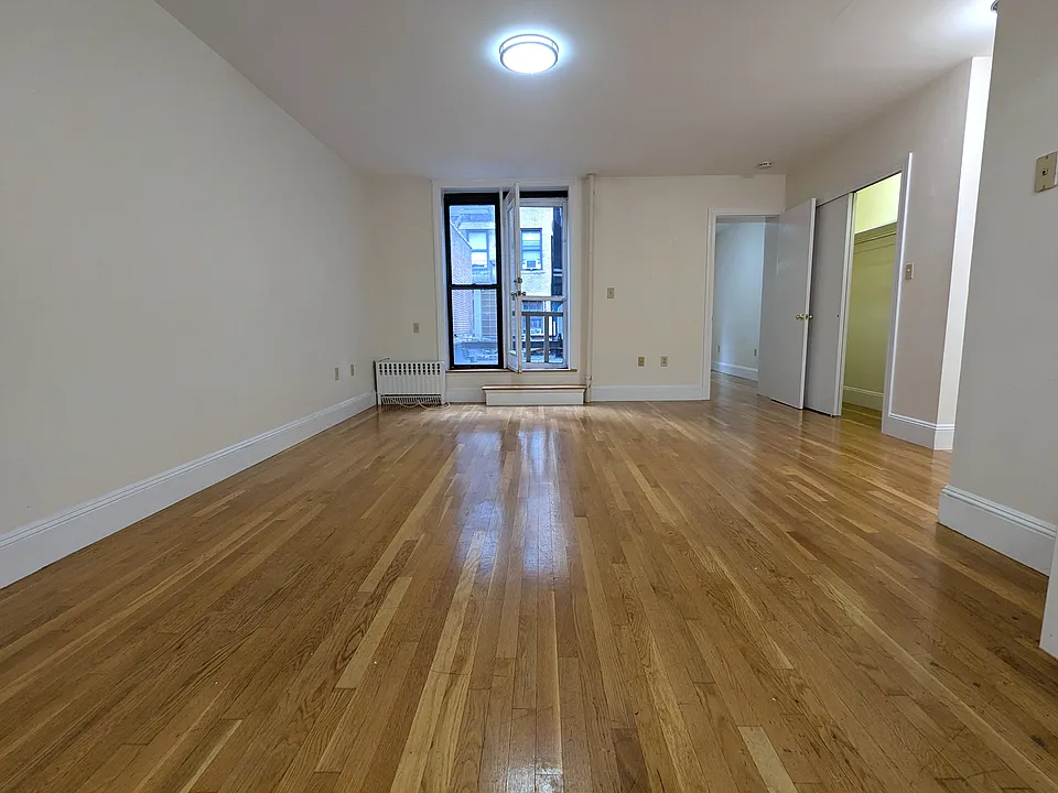 138 W 72nd St #1B