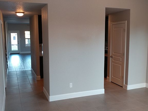 3rd image of 205 Maxwell Dr
