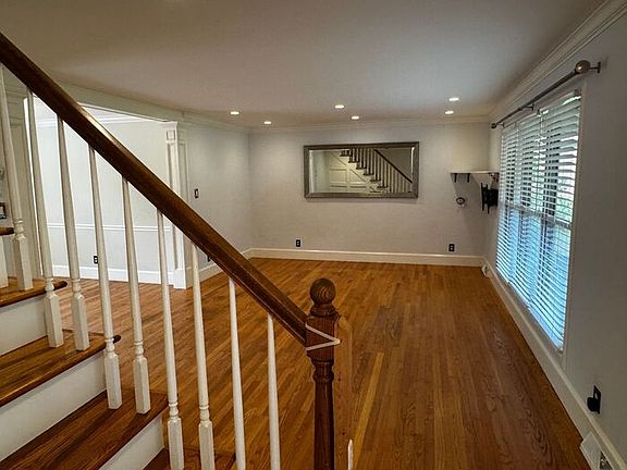 4th image of 7608 Peacock Dr SW