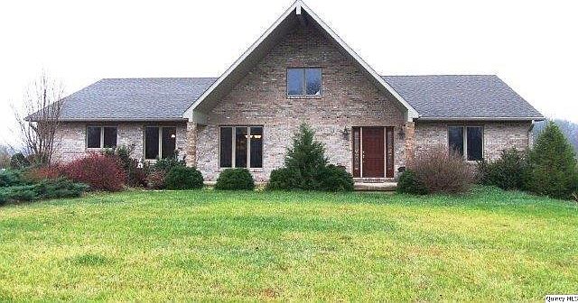 Home for Sale in Mendon, IL $330,000