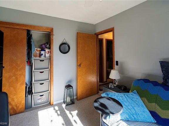 5th image of 939 E 349th St