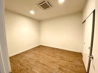 1836 Columbia Street — Photo 9