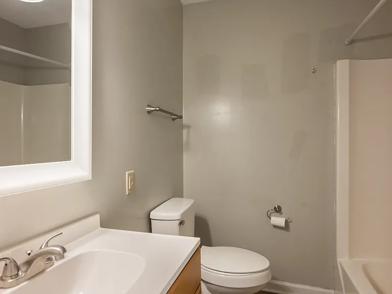 135 Ribet Ave S #W — Photo 10