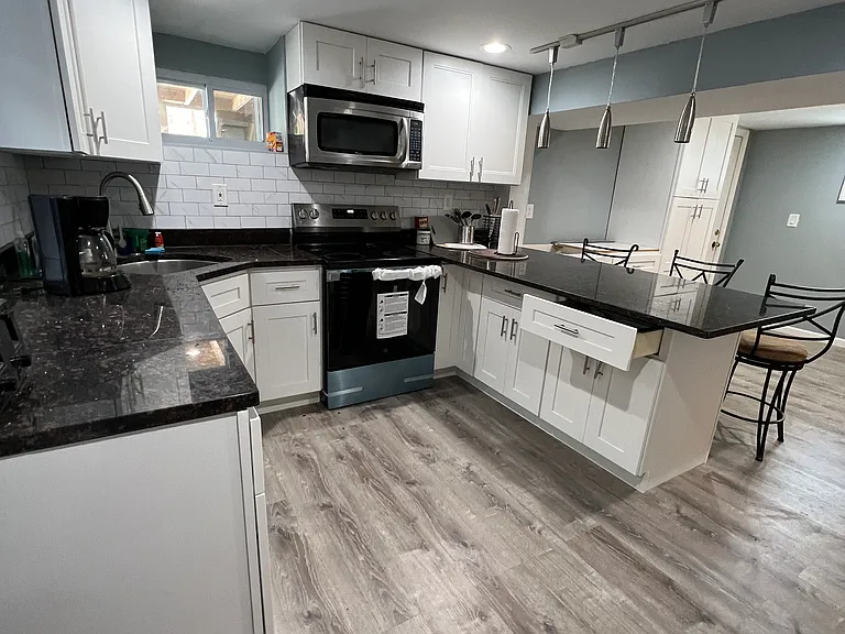 17 Holman St #1 — Photo 6