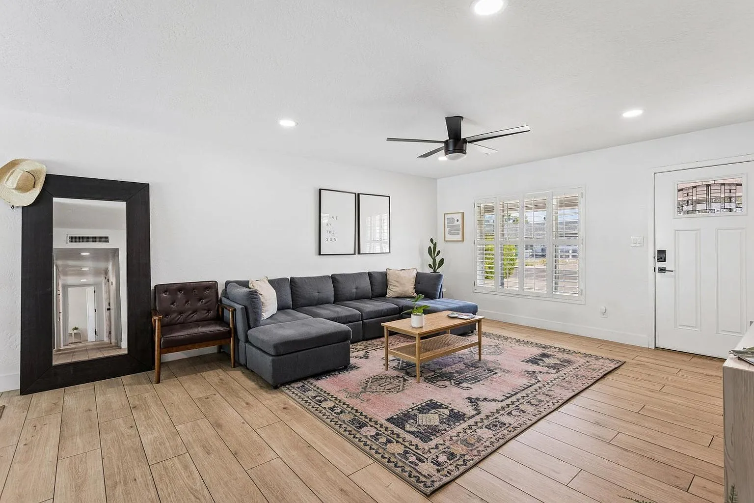 4 bed, 1900 sqft, $4,999 — Photo 4
