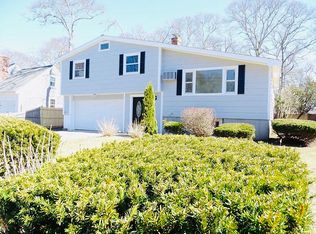 300 Arrowhead Dr, Hyannis, MA 02601