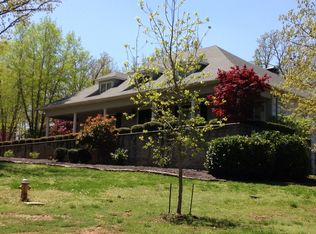 4081 N Crossover Rd, Fayetteville, AR 72703