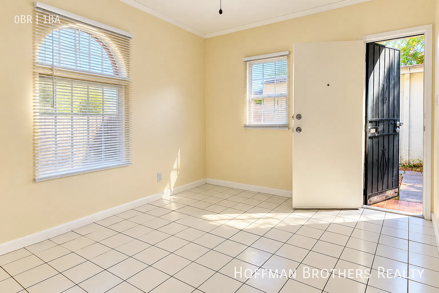 Studio With 1 Month Rent Credit, Appliances, Water + Trash Included & No App Fee! Section 8 Vouch... — Photo 1