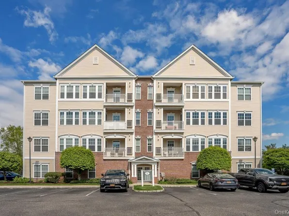 1927 Finch Lane, Central Islip, NY 11722