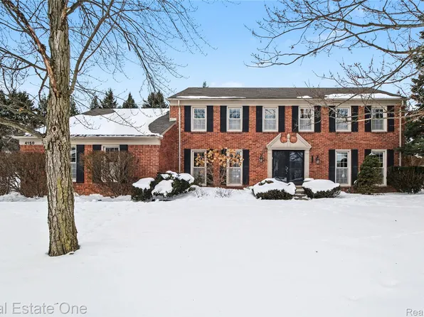 4150 Saddle Ln, West Bloomfield, MI 48322