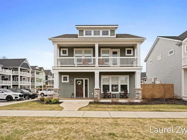 406 W Leland Dr, Whitehall, MI 49461