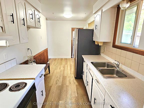 5th image of 17 Edgemere Cres