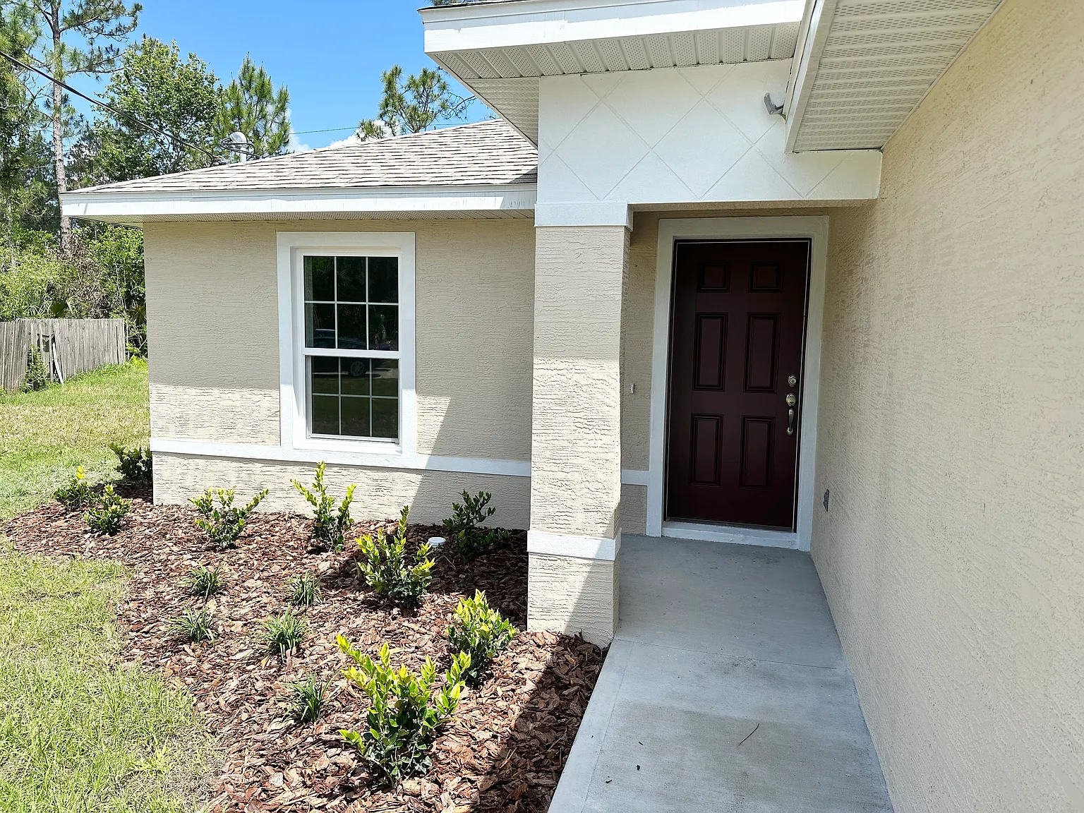 14 Sleigh Bell Place — Photo 2