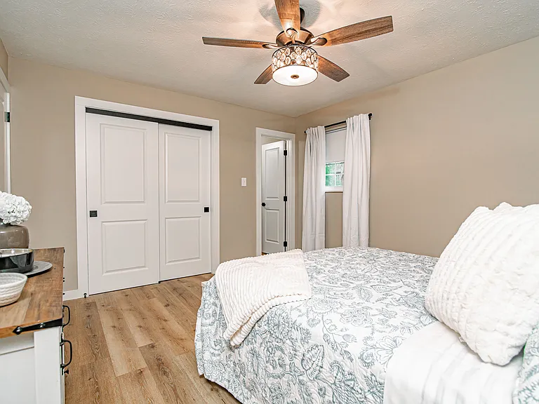 7707 Windsong Rd — Photo 33