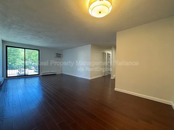 11 Riverside Ave APT 106, Danvers, MA 01923