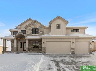 21621 Grover St, Valley, NE 68022