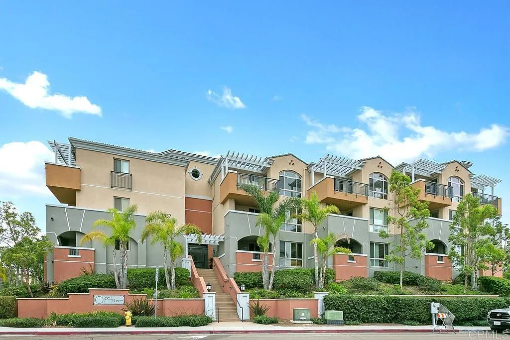 1 bed, 748 sqft, $2,895 — Photo 1