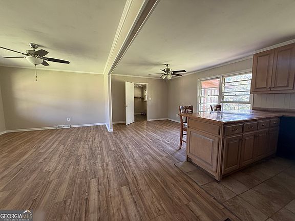 4th image of 28 Brewer Rd