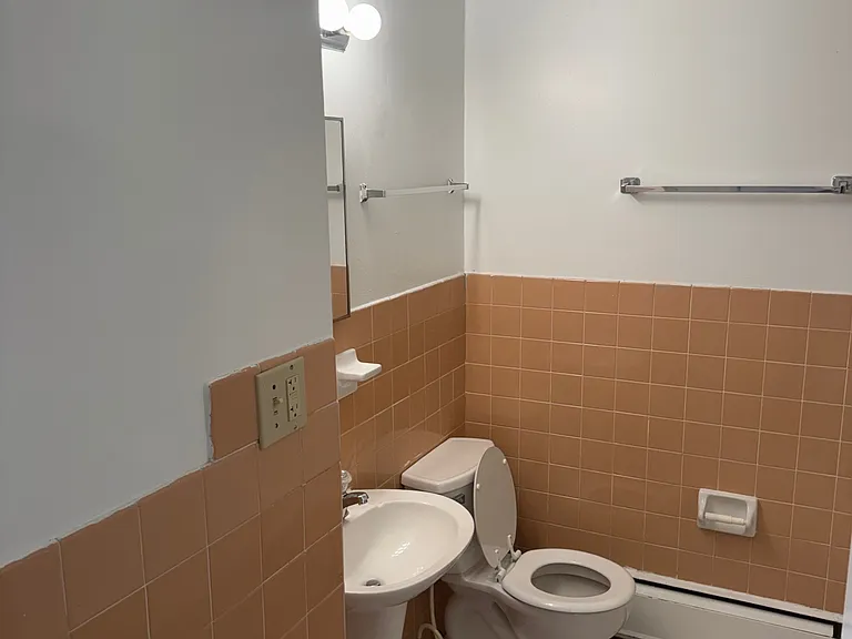 2835 Mayfield Rd #101 — Photo 6