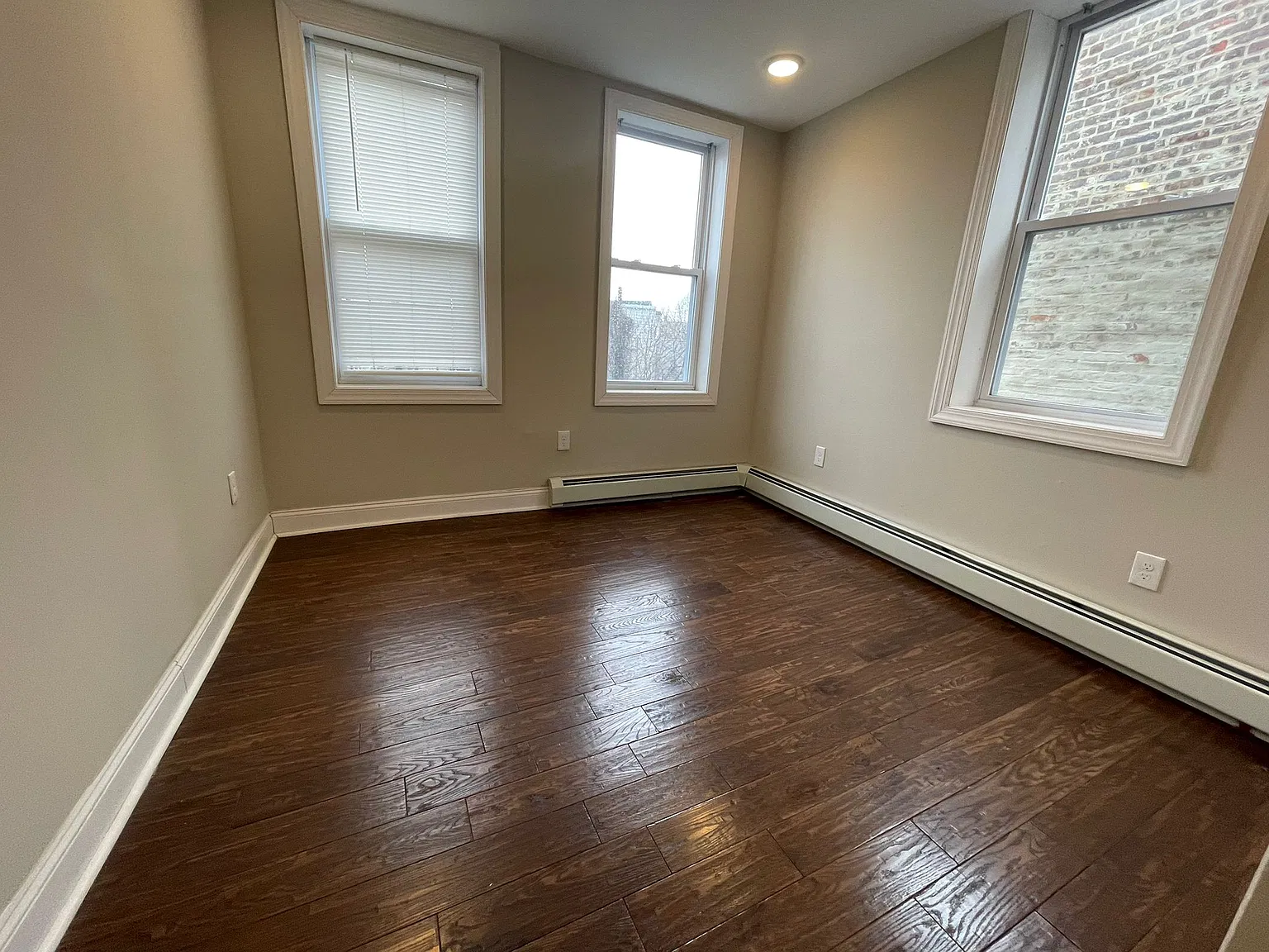 129 Cator Ave — Photo 2