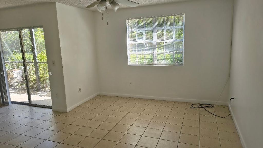 1267 SW 46th Ave APT 2311, photo 6