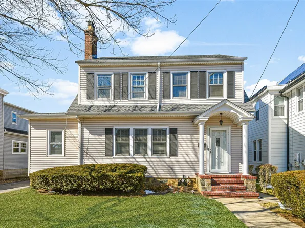 127 Third Avenue, Pelham, NY 10803