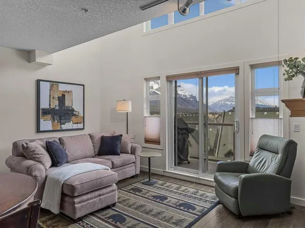160 NW Kananaskis Way #406, Canmore, AB T1W 3E2