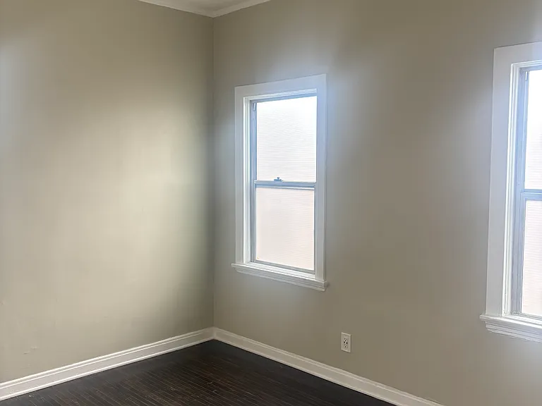 2536 S Palm Grove Ave — Photo 12