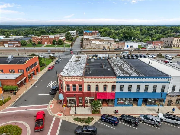 101 S Scales St, Reidsville, NC 27320