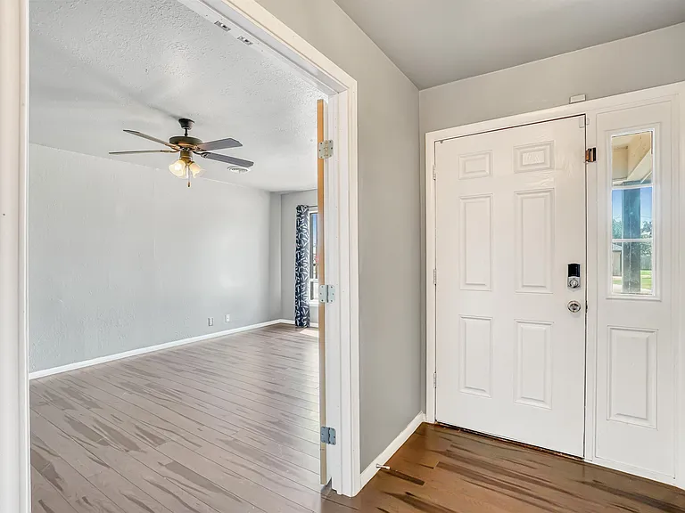 201 Cardinal Cir S — Photo 5