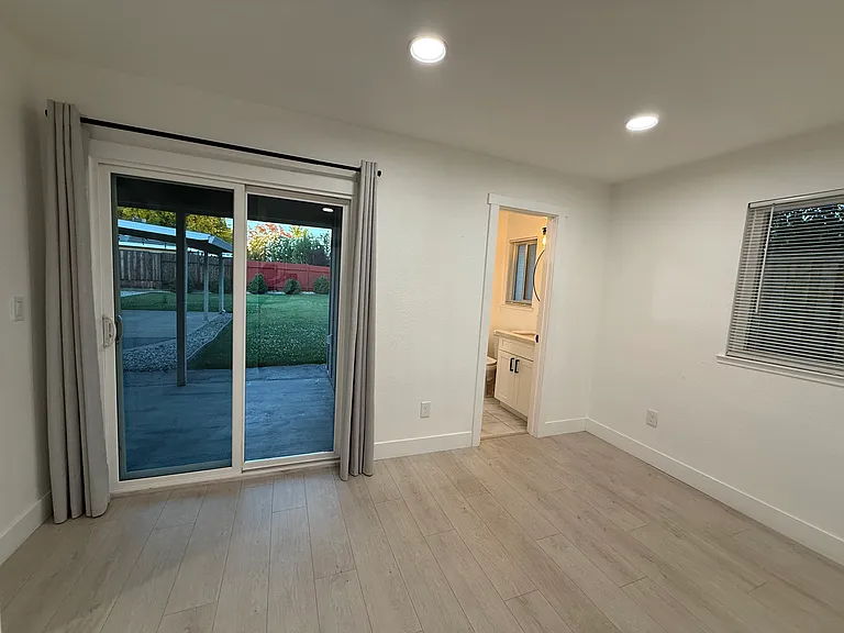 Loretto Dr — Photo 15