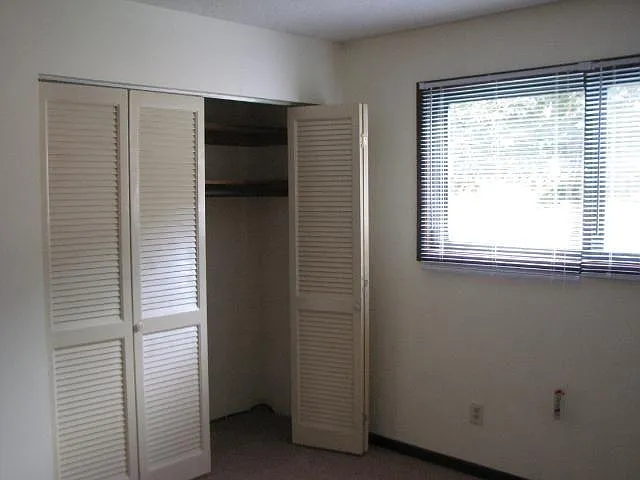 718 E Maryland St — Photo 5