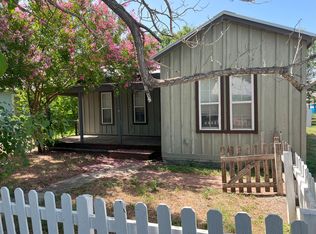 213 W Schulz St, Marion, TX 78124