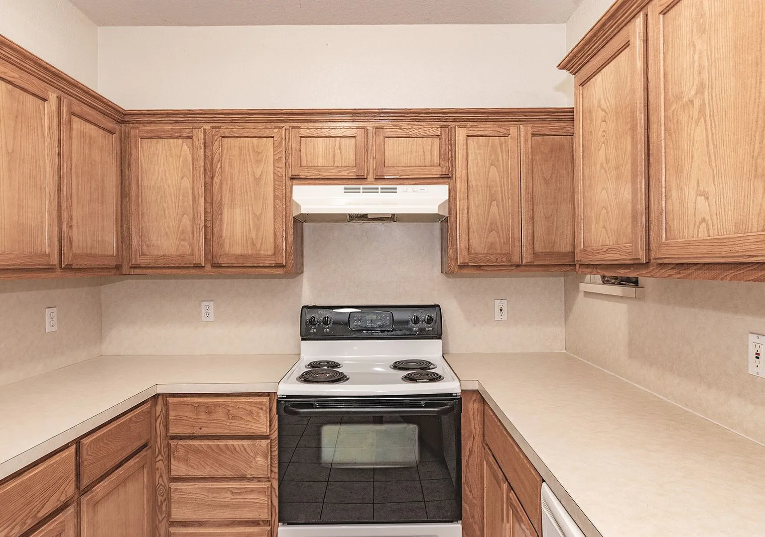 Stonegate Apartments — Photo 4