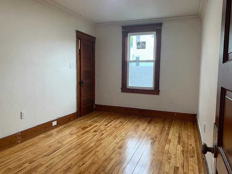 27 Granby Rd — Photo 10