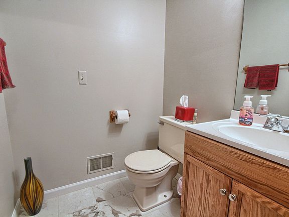 5th image of 9515 Edward Dr