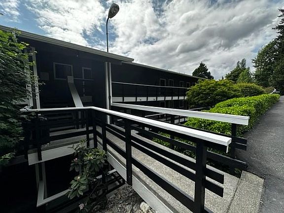 4th image of 8940 Redmond Woodinville Rd NE #21